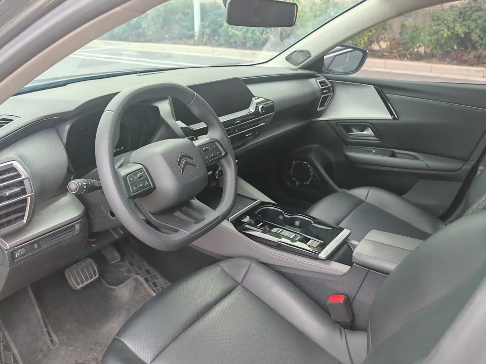 Citroen Versailles C5 X Versailles C5 X 2025 Overseas Edition 2025 — миниатюра 3