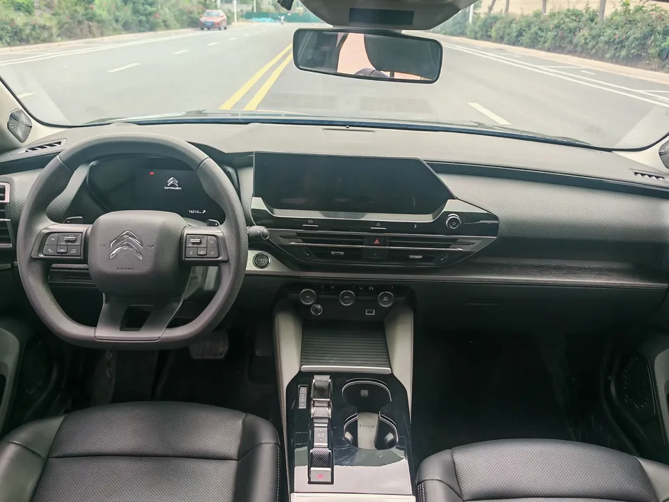 Citroen Versailles C5 X Versailles C5 X 2025 Overseas Edition 2025 — миниатюра 5