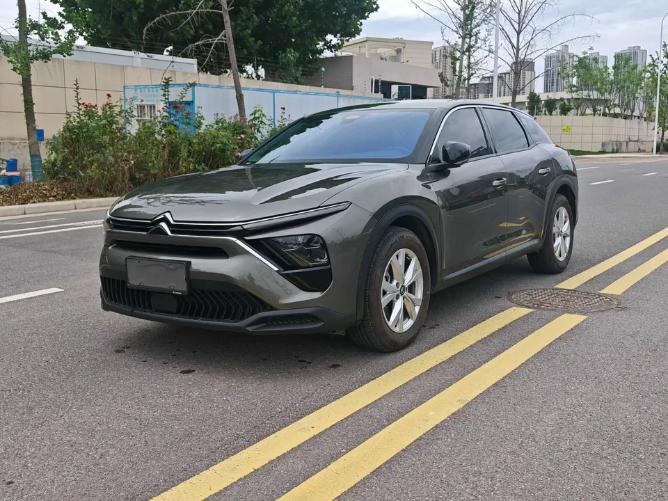 Citroen Versailles C5 X Versailles C5 X 2025 Overseas Edition 2025 — фото 1, купить с доставкой в Москву