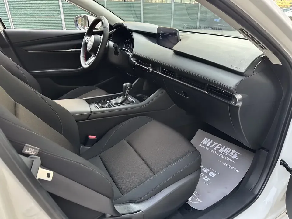 Mazda Axela Mazda3 Angkesela 2021 2.0L Automatic Quality Edition 2022 — thumbnail 3