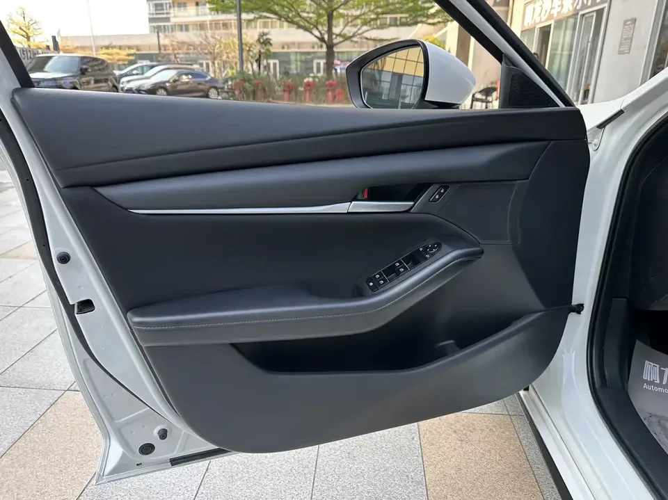 Mazda Axela Mazda3 Angkesela 2021 2.0L Automatic Quality Edition 2022 — thumbnail 4