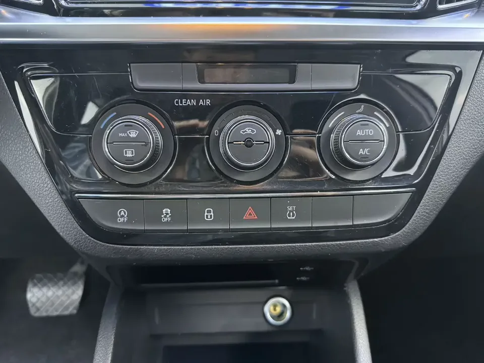 Skoda Comek Comek 2023 1.5L Automatic Comfort Edition 2023 — thumbnail 3