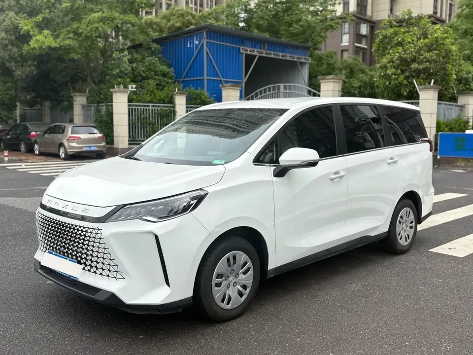 Datong Maxus G50 Maxus G50 2024 PLUS 1.5T Automatic Happiness Recommended Honor Edition 2025 — photo 1, buy with delivery to Moscow