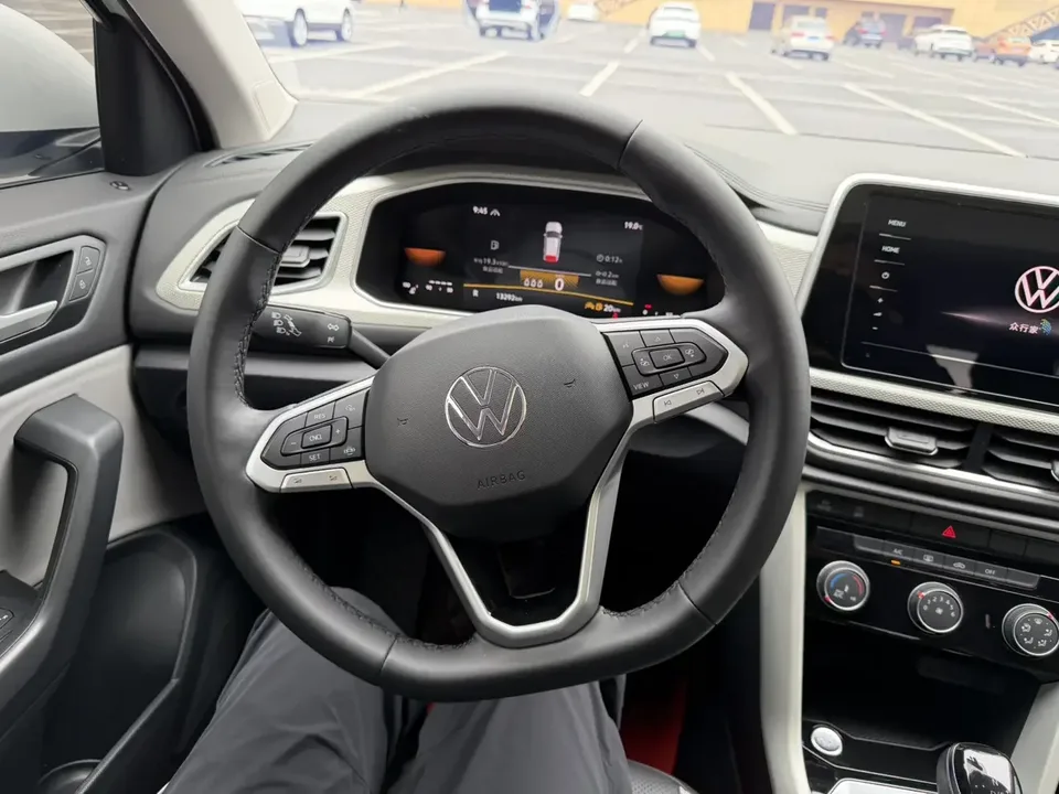 Volkswagen T-Roc TANG 2023 280TSI DSG Time Edition 2023 — thumbnail 5