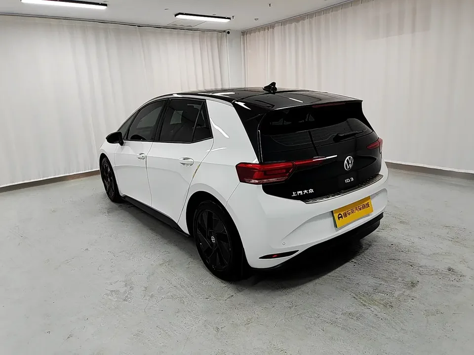Volkswagen ID.3 Volkswagen ID.3 2024 Outstanding Edition 2024 — thumbnail 2