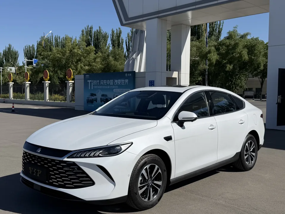 BYD Qin PLUS DM Qin PLUS DM 2025 DM-i 120KM Intelligent Driving Edition 2025 — photo 1, buy with delivery to Moscow