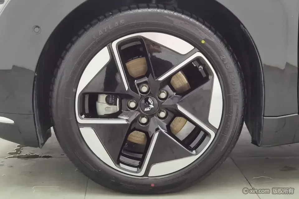 Wuling Starlight EV Wuling Starlight EV 2025 610km Smart Flagship 2025 — thumbnail 3