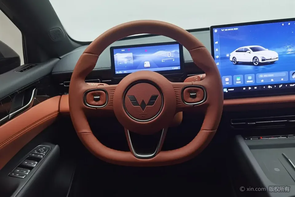 Wuling Starlight EV Wuling Starlight EV 2025 610km Smart Flagship 2025 — thumbnail 4