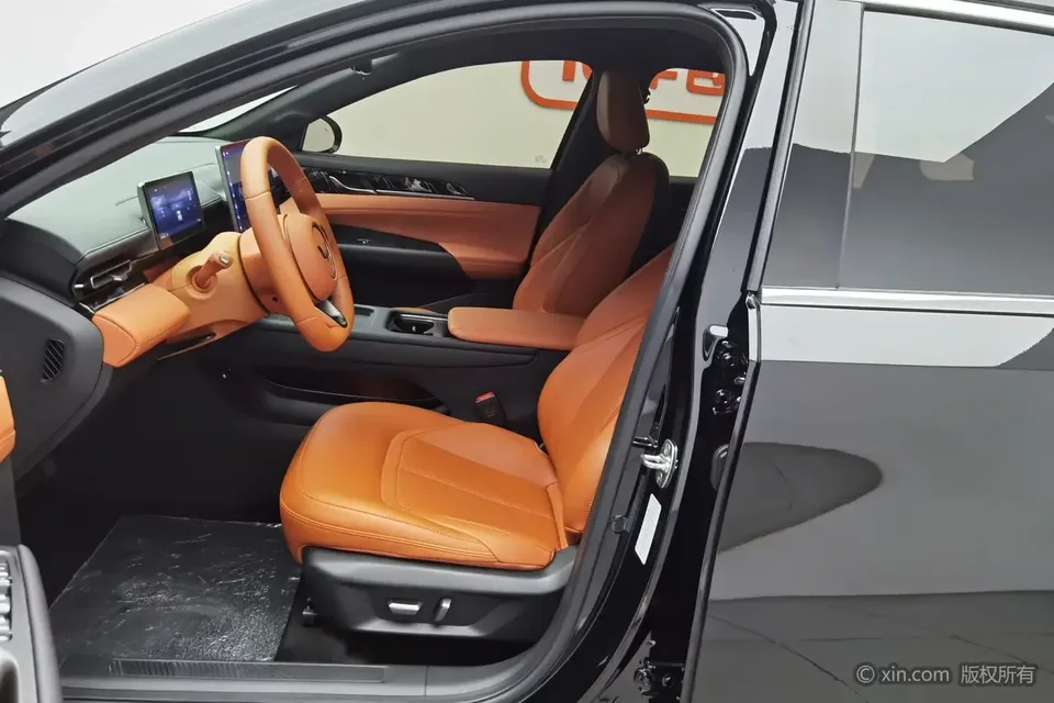 Wuling Starlight EV Wuling Starlight EV 2025 610km Smart Flagship 2025 — thumbnail 5