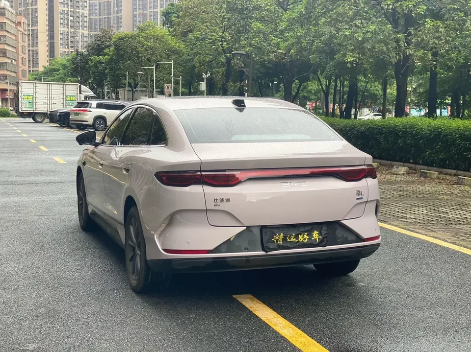 BYD Qin L EV Qin L EV 2025 470KM Leading Model 2026 — thumbnail 4