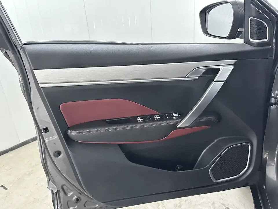 Geely Coolray SX11 Binyue 2021 240T DCT Diamond Edition 2022 — thumbnail 3