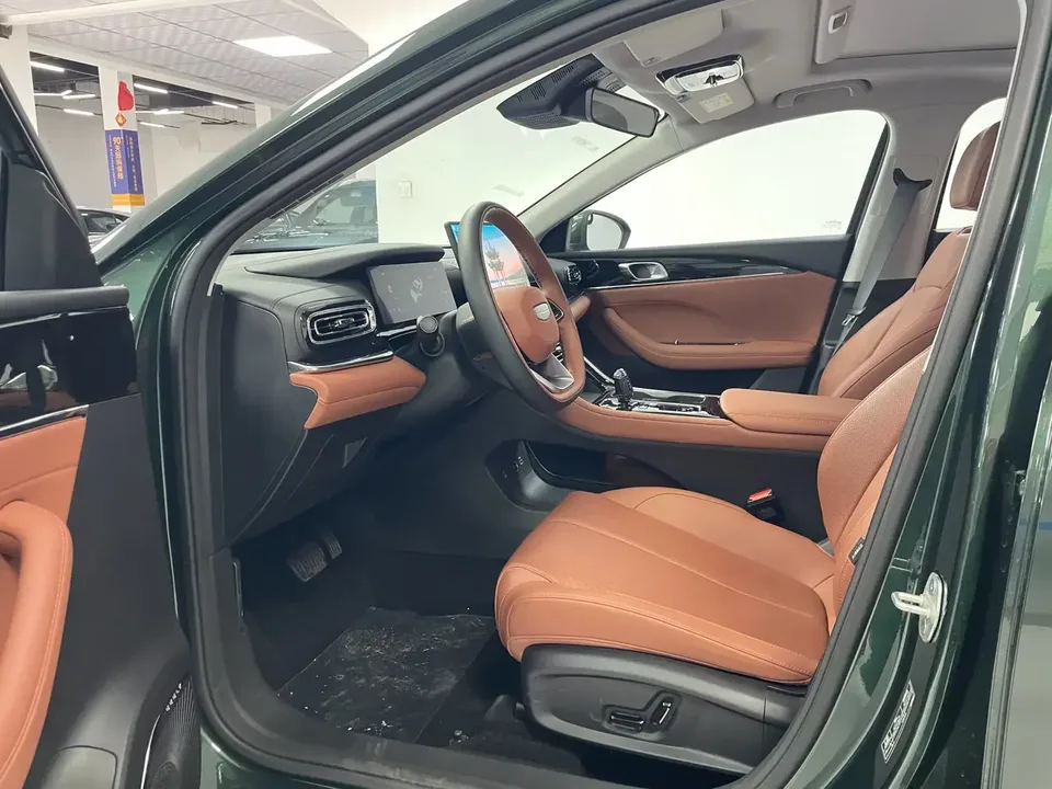 Geely Emgrand emgrand 2026 5th Generation 1.5T DCT Flagship Model 2026 — thumbnail 4