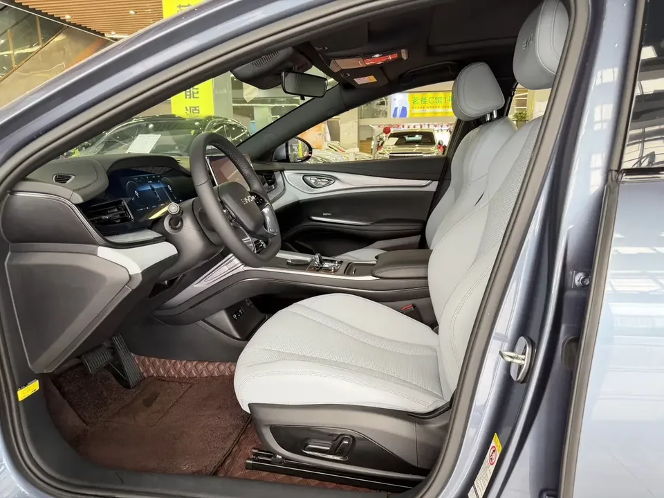 BYD Seal DM Seal DM 2023 DM-i 1.5L 121KM Luxury 2024 — thumbnail 3