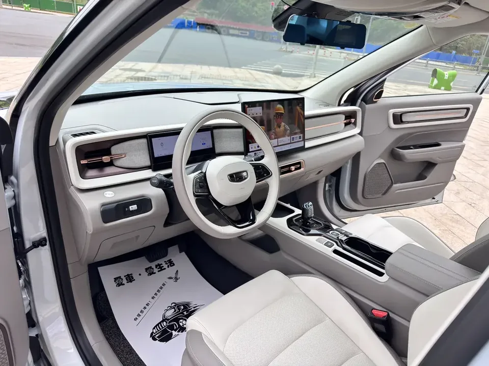 Geely ICON Geely ICON 2026 1.5TD Chocolate Edition 2025 — thumbnail 3