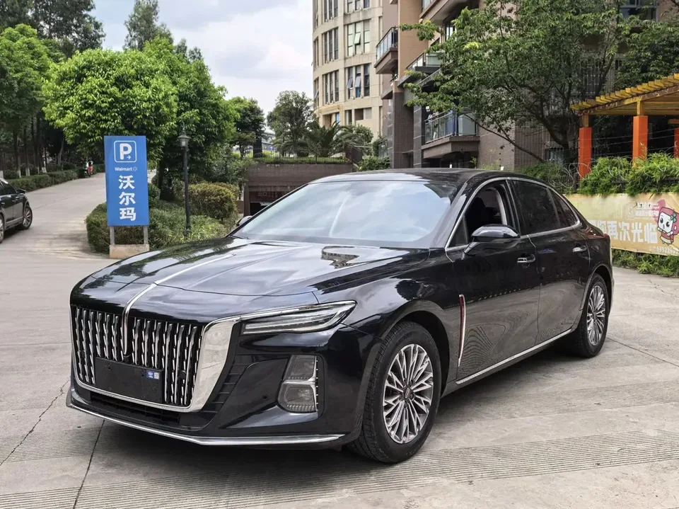 Hongqi H5 Hongqi H5 2023 1.5T DCT Zhilian Qiyue Edition 2022 — photo 1, buy with delivery to Moscow