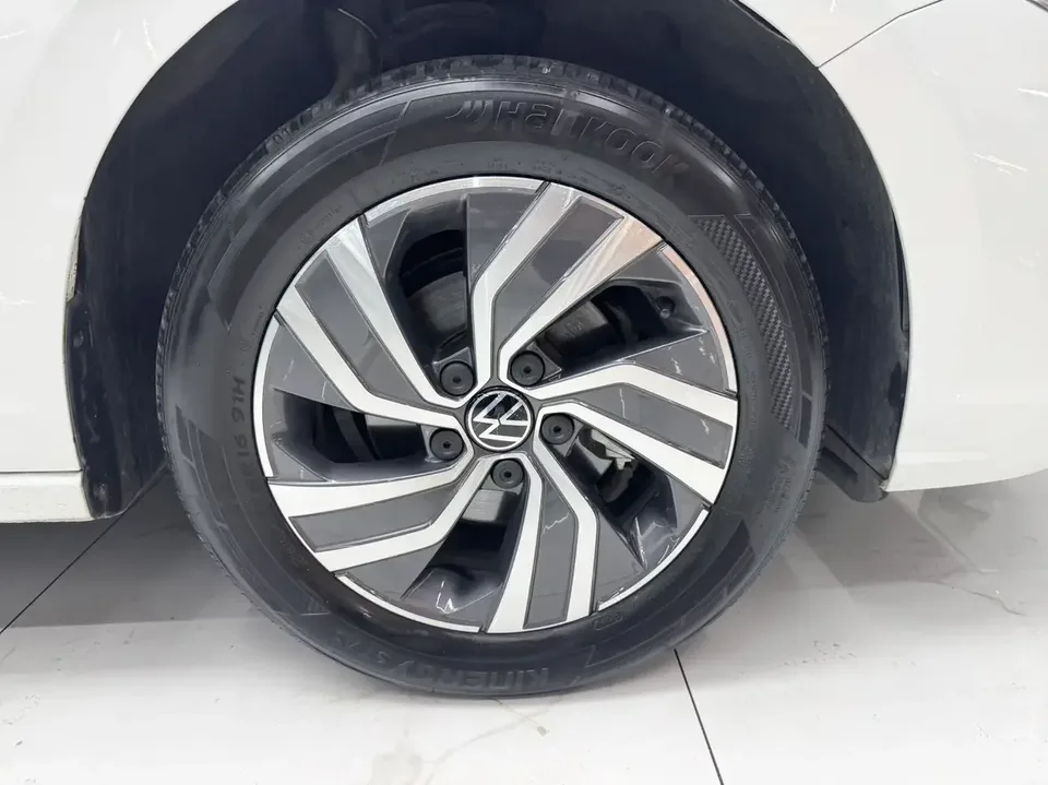 Volkswagen Bora Bora 2023 200TSI DSG Joy Edition 2023 — thumbnail 3