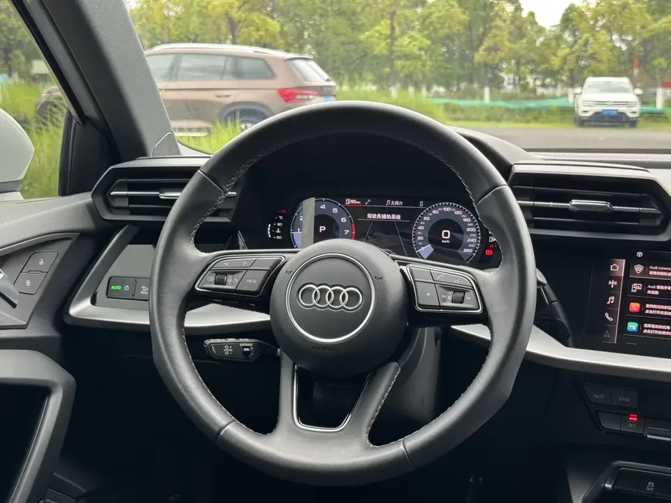 Audi A3 Audi A3 2023 A3L Limousine 35 TFSI facelift: stylish and sporty 2023 — миниатюра 4
