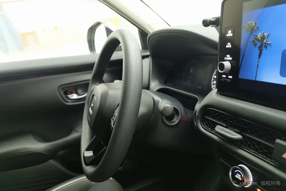 Honda ZR-V ZR-V Zhizai 2023 1.5T CVT Technology Edition 2023 — thumbnail 3