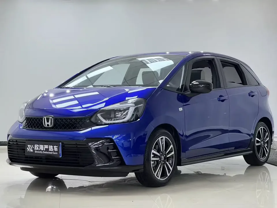 Honda FIT Fit 2023 1.5L CVT Trend Run Pro Edition 2023 — photo 1, buy with delivery to Moscow