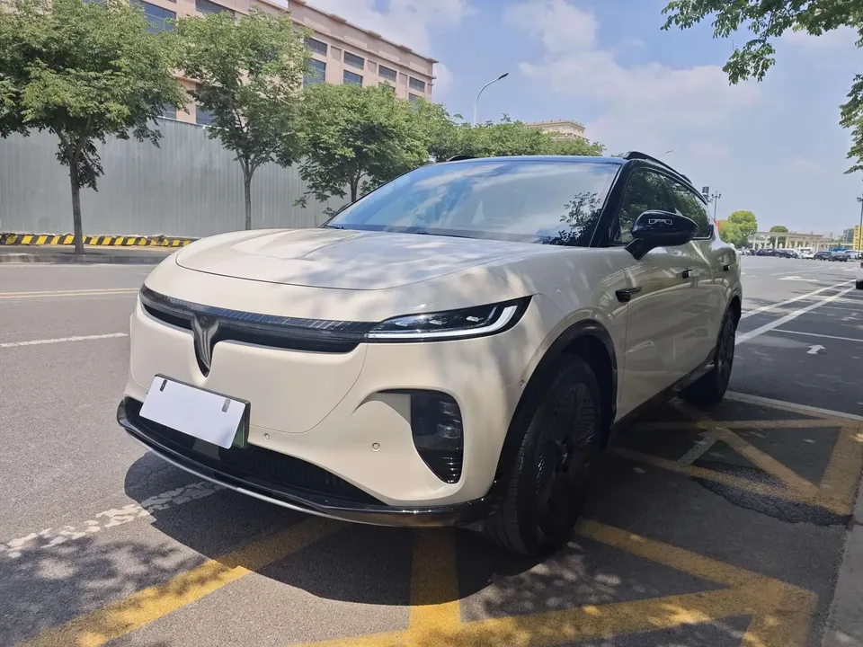 Voyah Courage Lantu Zhiyin 2024 Long battery life smart version 2025 — photo 1, buy with delivery to Moscow
