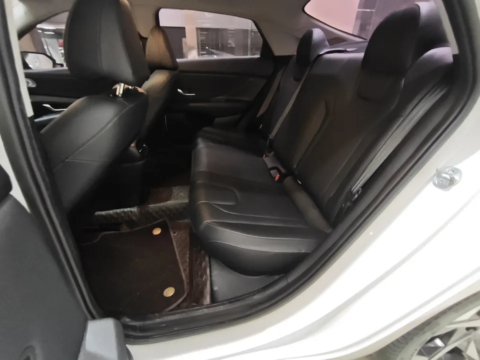 Hyundai Elantra Elantra 2022 1.5L CVT LUX Premium Edition 2023 — thumbnail 3
