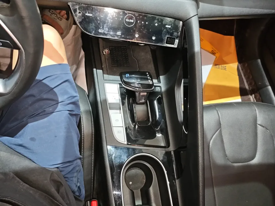 Hyundai Elantra Elantra 2022 1.5L CVT LUX Premium Edition 2023 — thumbnail 4