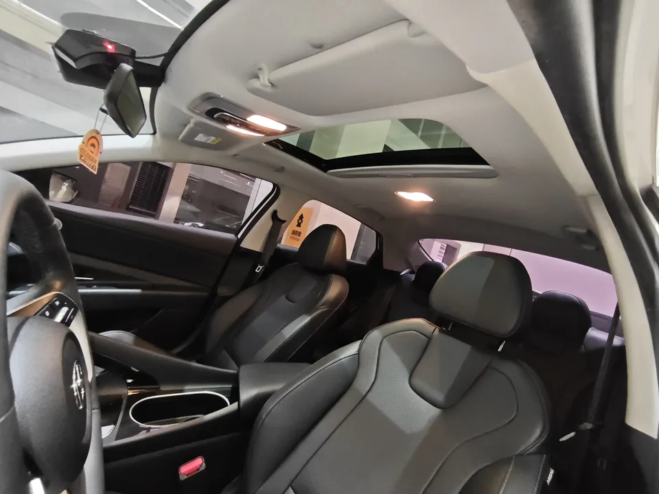 Hyundai Elantra Elantra 2022 1.5L CVT LUX Premium Edition 2023 — thumbnail 5