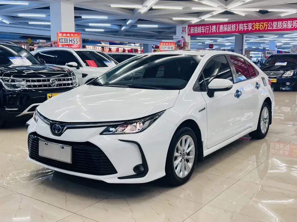 Toyota Corolla Corolla 2021 Dual Engine 1.8L E-CVT Elite Edition 2022 — photo 1, buy with delivery to Moscow
