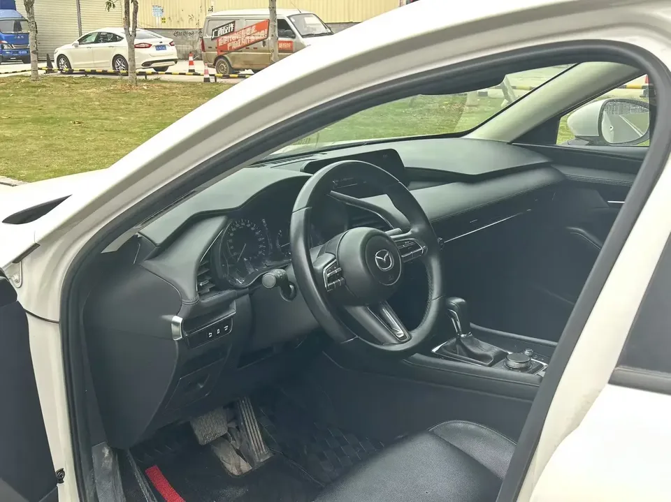 Mazda Axela Mazda3 Angkesela 2021 2.0L Automatic Quality Edition 2022 — thumbnail 5
