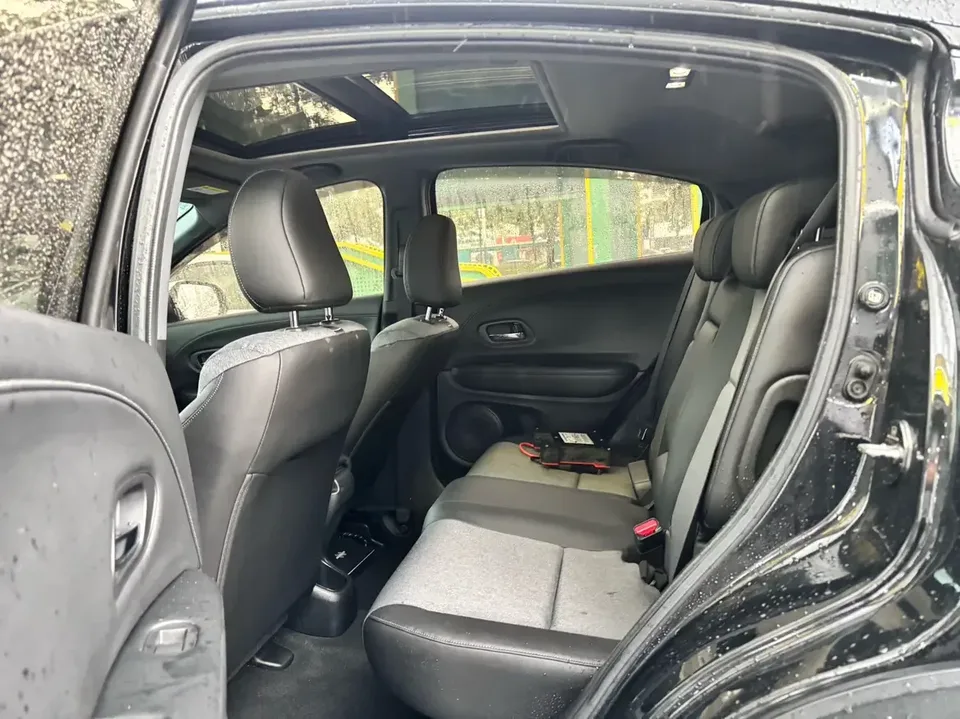 Honda WR-V HondaXR-V 2022 220TURBO CVT Obsidian Edition 2022 — thumbnail 3