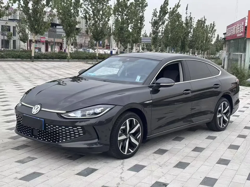 Volkswagen Lamando Lingdu 2023 Lingdu L 280TSI DSG Cool Edition 2023 — photo 1, buy with delivery to Moscow