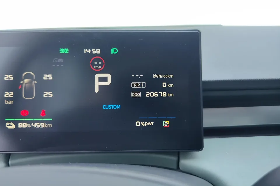 Roewe D6 Roewe D6 2025 520km Smart Edition 2025 — thumbnail 4