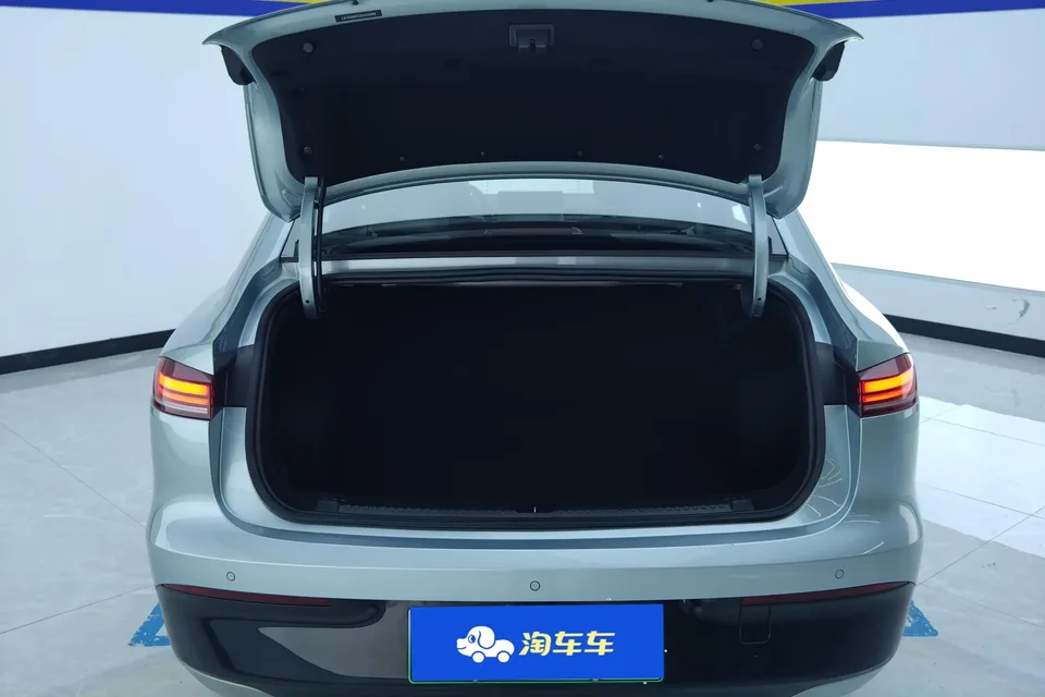 Roewe D6 Roewe D6 2025 520km Smart Edition 2025 — thumbnail 5