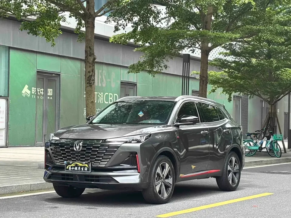 Changan CS55 Plus Changan CS55 PLUS 2022 Second generation 1.5T DCT Premium 2023 — photo 1, buy with delivery to Moscow