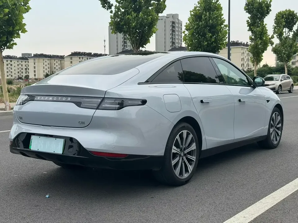 Leapmotor Zero running C01 Zero running C01 2023 Extended Range 316 Smart Edition 2023 — миниатюра 2