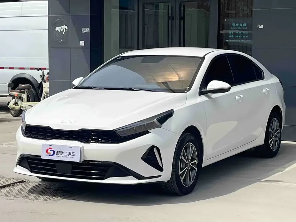Kia K3 Kia K3 2023 1.5L IVT Comfort Edition 2024 — photo 1, buy with delivery to Moscow