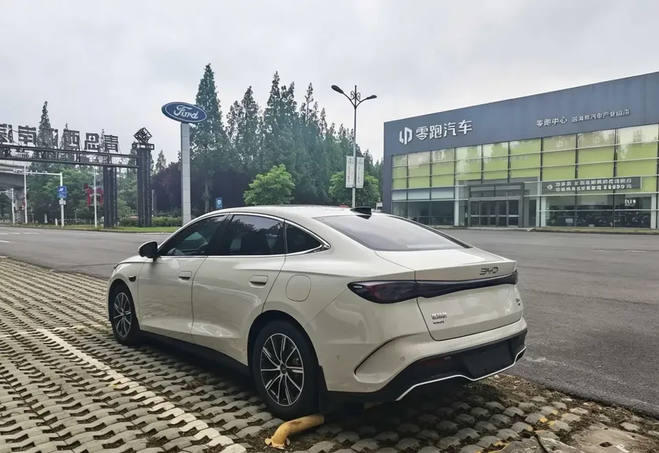BYD Seal 06DM Seal 06DM 2025 DM-i 80KM Premium Edition 2025 — thumbnail 4