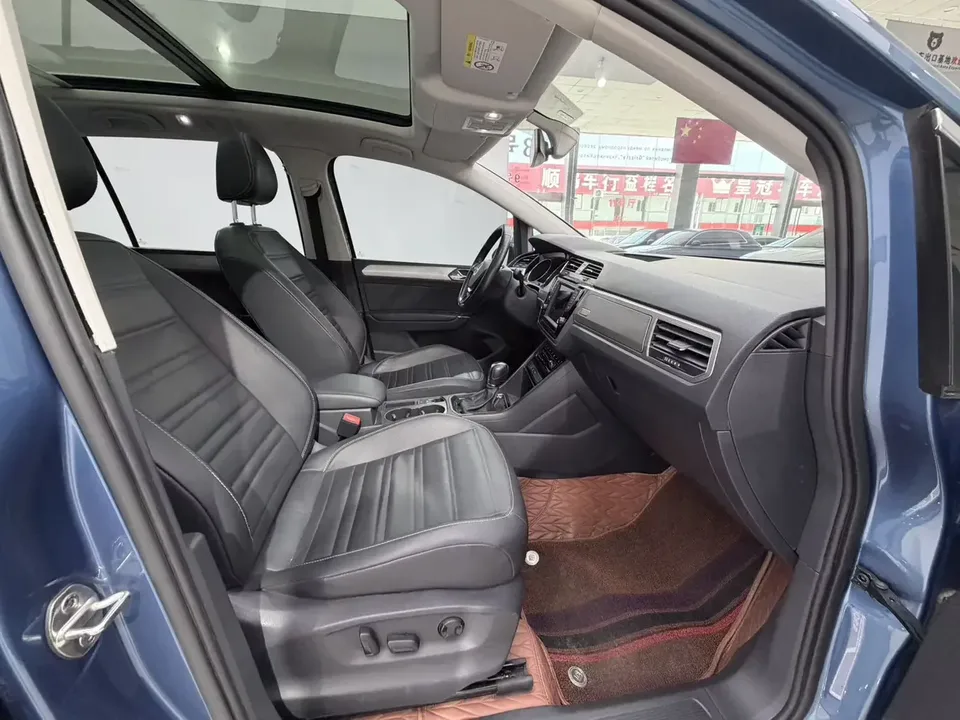 Volkswagen Touran L Touran L 2022 280TSI DSG Tuojie Deluxe Edition 7 Seaters 2022 — thumbnail 4