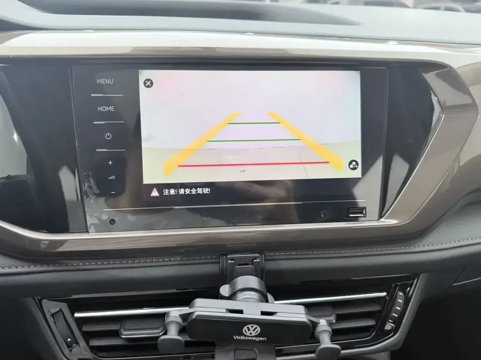 Volkswagen Tharu tuyue 2022 280TSI 2WD Deluxe Edition 2022 — thumbnail 3