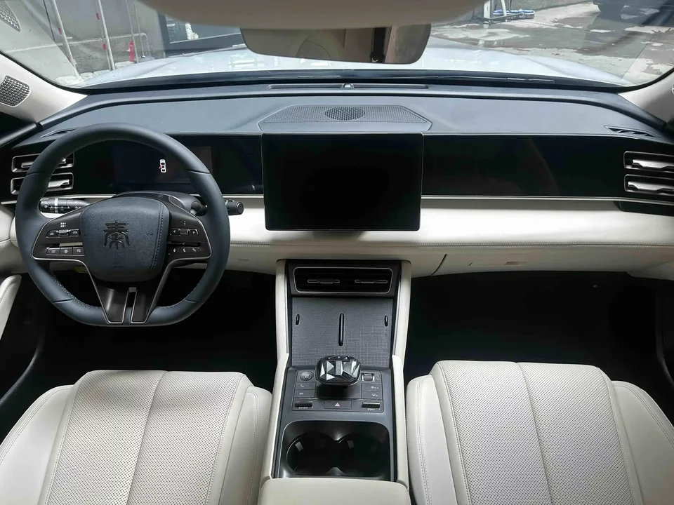 BYD Qin L DM Qin L DM 2024 DM-i 120KM Leading Type 2024 — thumbnail 2