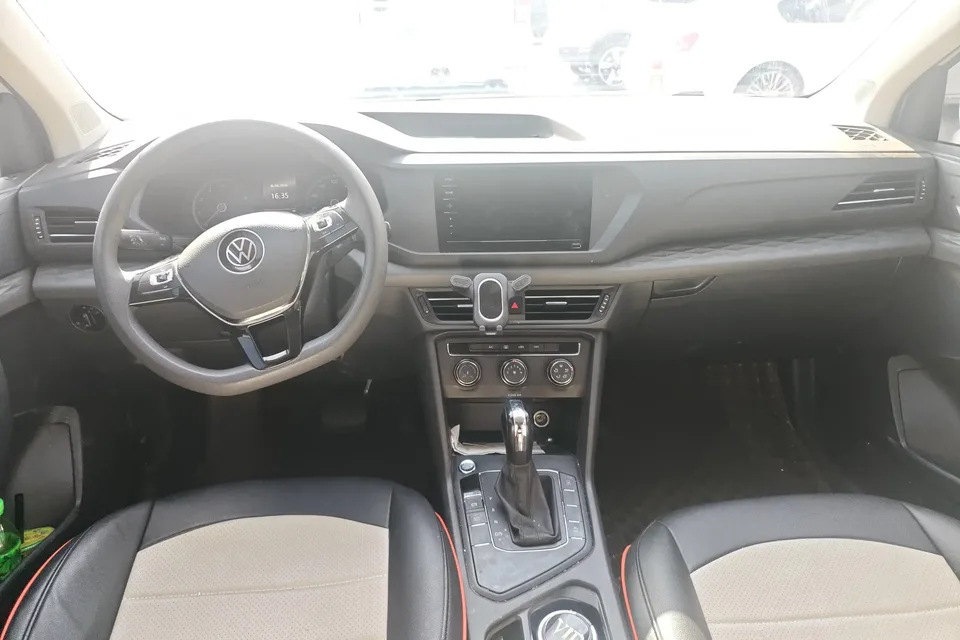 Volkswagen Tharu tuyue 2021 280TSI 2WD Fashion Edition 2022 — thumbnail 4