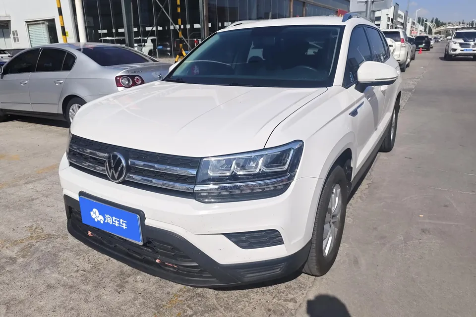 Volkswagen Tharu tuyue 2021 280TSI 2WD Fashion Edition 2022 — photo 1, buy with delivery to Moscow