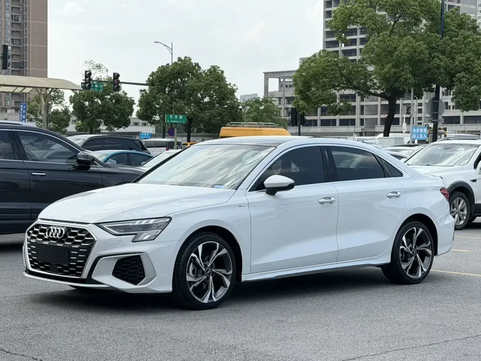 Audi A3 Audi A3 2023 A3L Limousine 35 TFSI Luxury Sports 2023 — photo 1, buy with delivery to Moscow