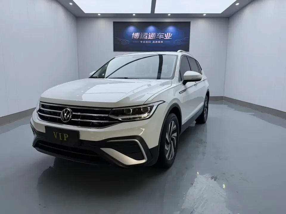 Volkswagen Tiguan L Tiguan L 2023 280TSI Limited Edition 2023 — photo 1, buy with delivery to Moscow