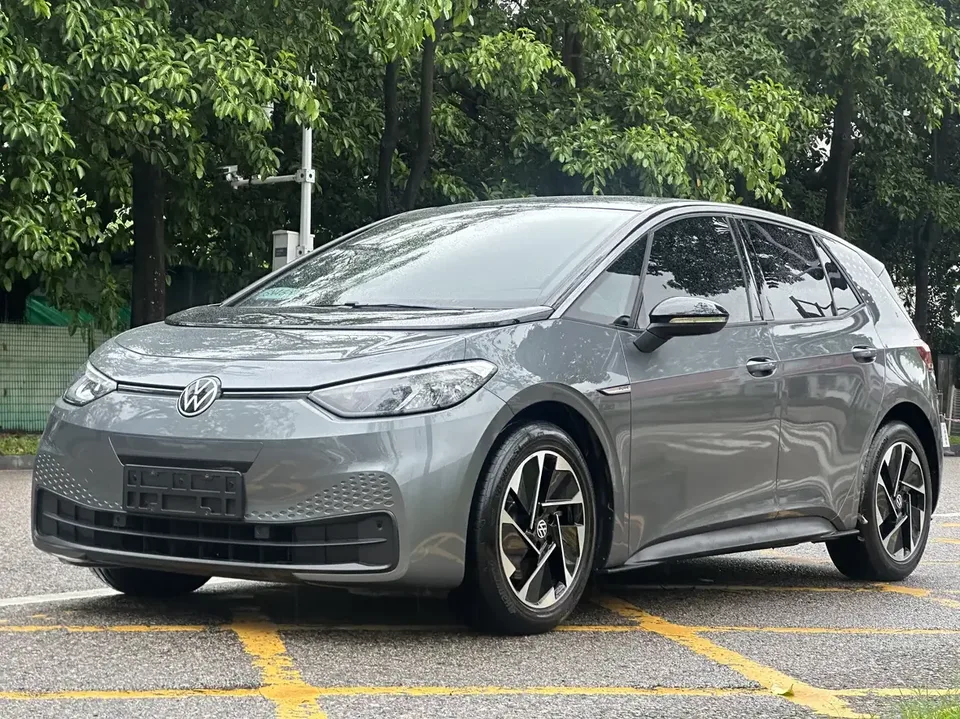 Volkswagen ID.3 Volkswagen ID.3 2023 Pure Smart Edition 2023 — photo 1, buy with delivery to Moscow