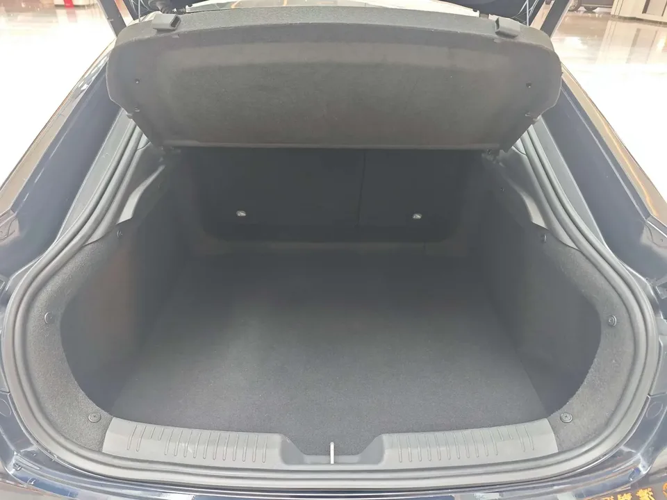 Changan UNI-V Changan UNI-V 2022 1.5T Sports Edition 2023 — thumbnail 4