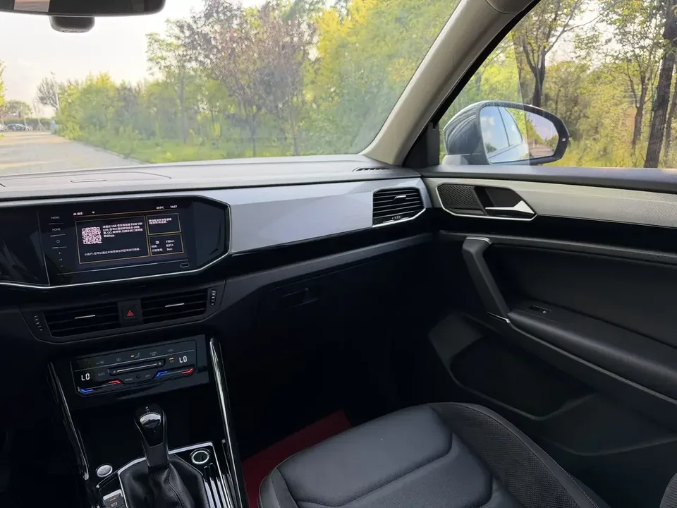 Volkswagen Tayron Tanyue 2022 280TSI 2WD Luxury Smart Edition 2022 — thumbnail 4