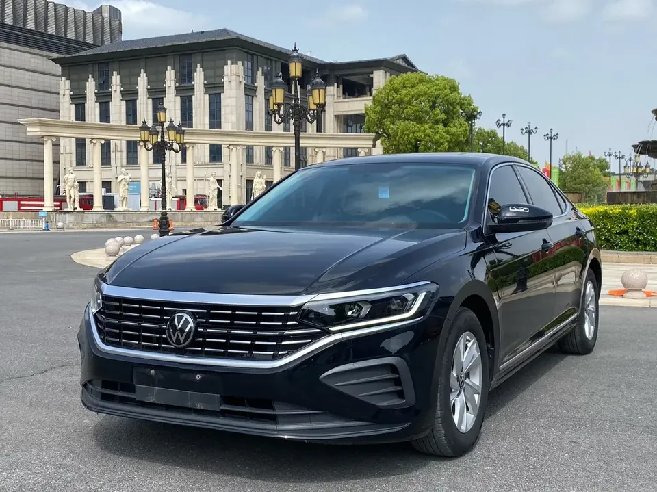 Volkswagen Passat Passat 2024 280TSI Business Edition 2024 — photo 1, buy with delivery to Moscow