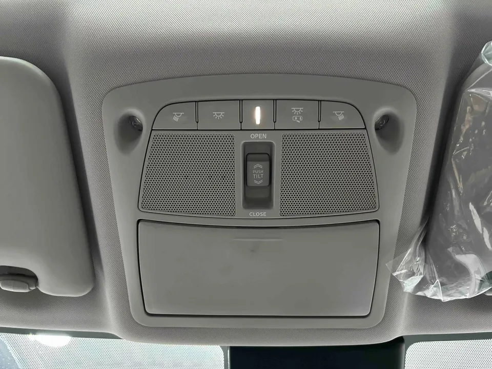Nissan X-Trail Qijun 2025 Honor 2.0L 2WD Leading Edition 2025 — thumbnail 4