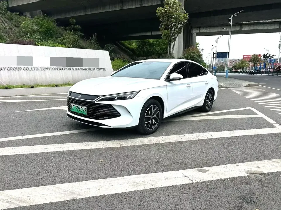 BYD Qin L DM Qin L DM 2024 DM-i 120KM Leading Type 2024 — photo 1, buy with delivery to Moscow